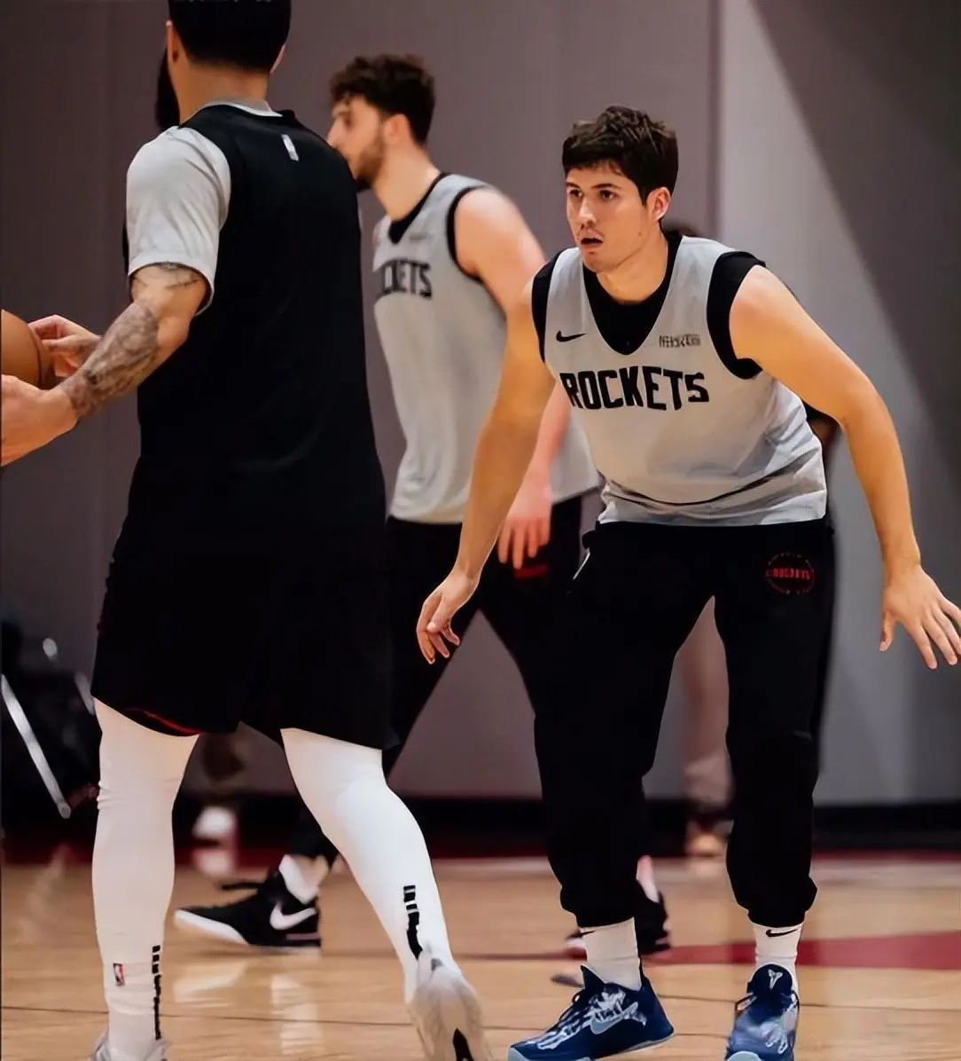 tenan, 夏天的休赛 tenan, 夏天的休赛